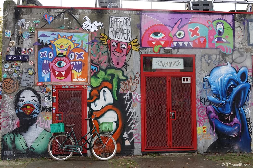 Street art op de NDSM werf tijdens mijn wandeling in de haven van Amsterdam
