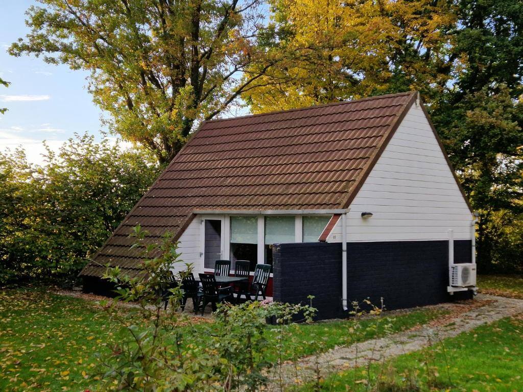 Chalet in Simpelveld in Limburg via Booking.com