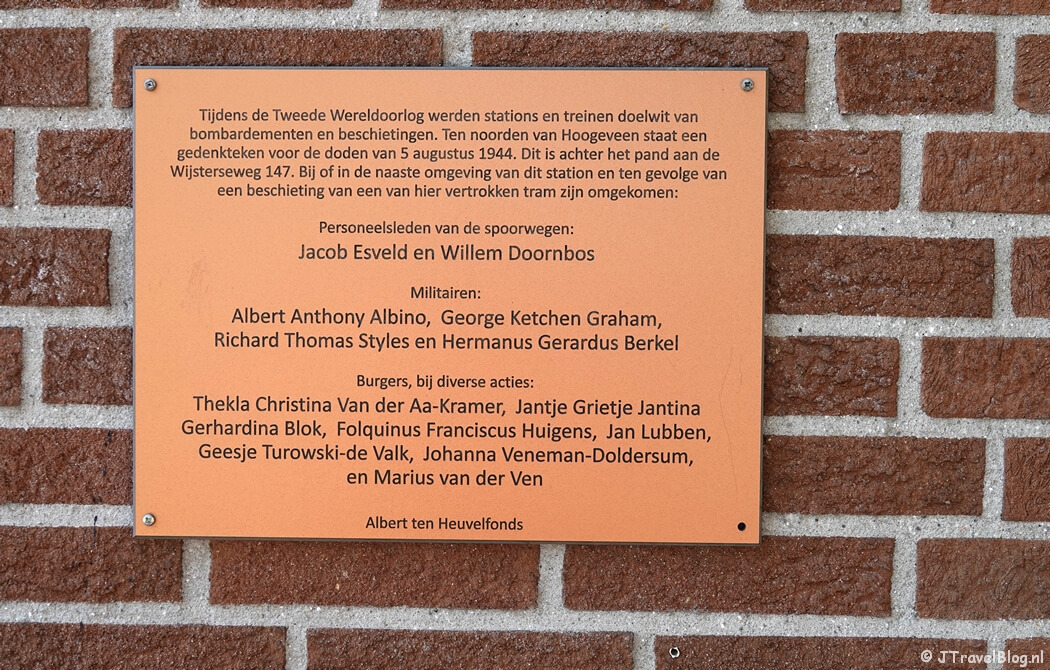 Plaquette op Station Hoogeveen tijdens de 24e etappe van het Westerborkpad