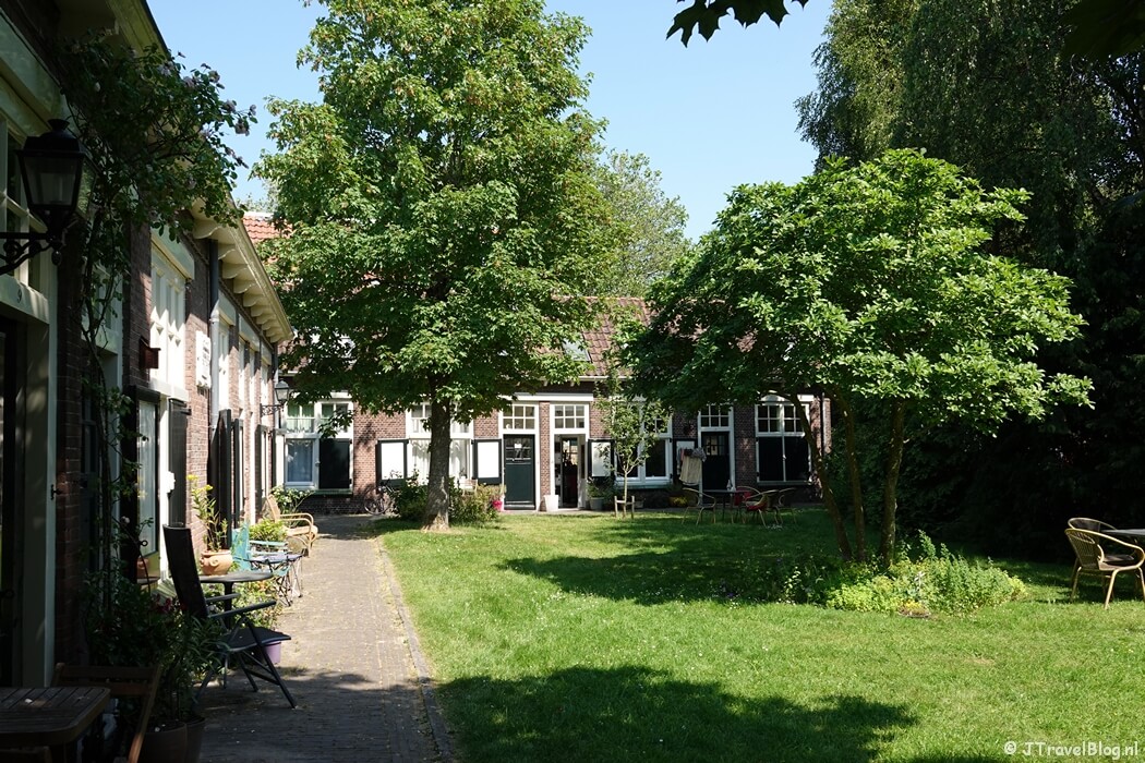 Cathrijne Maartensdochterhofje tijdens mijn hofjeswandeling langs de 35 hofjes in Leiden