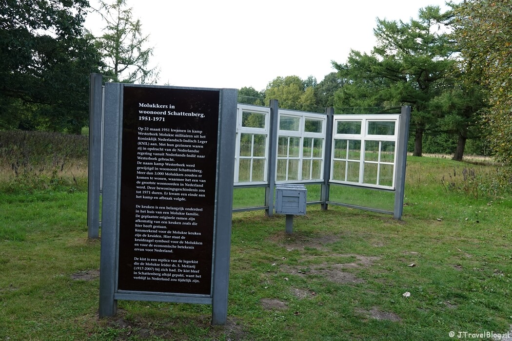Schattenbergmarkering in Kamp Westerbork tijdens de 29e etappe van het Westerborkpad