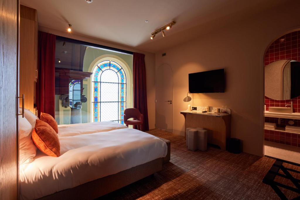 Bijzonder overnachten in een kerk: Heavens Hotel in Hoorn โ Noord-Holland