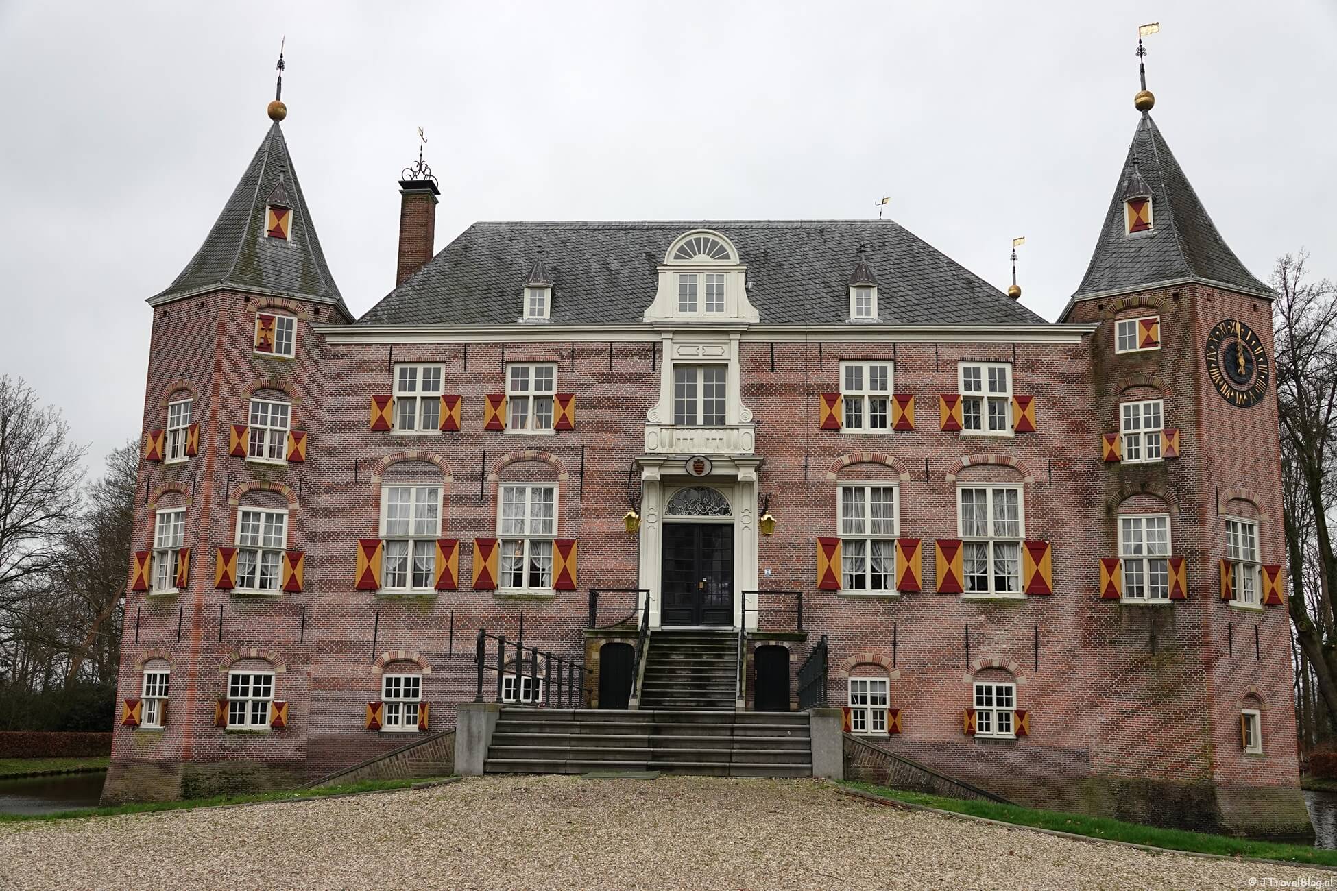 Kasteel Nederhorst in Nederhorst den Berg tijdens mijn wandeling van de 2e etappe van de oudste wandelroute van Nederland van Driemond naar Nederhorst den Berg