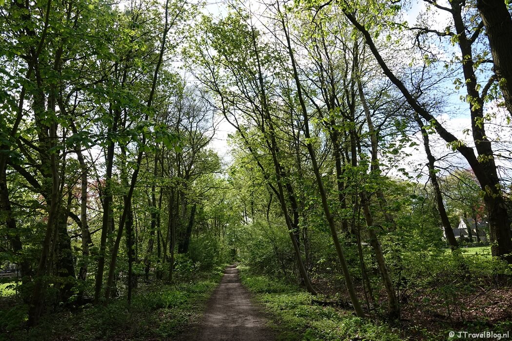 Oude Spoorbaan tijdens mijn wandeling van de 5e etappe van de oudste wandelroute van Nederland van Den Dolder naar Zeist