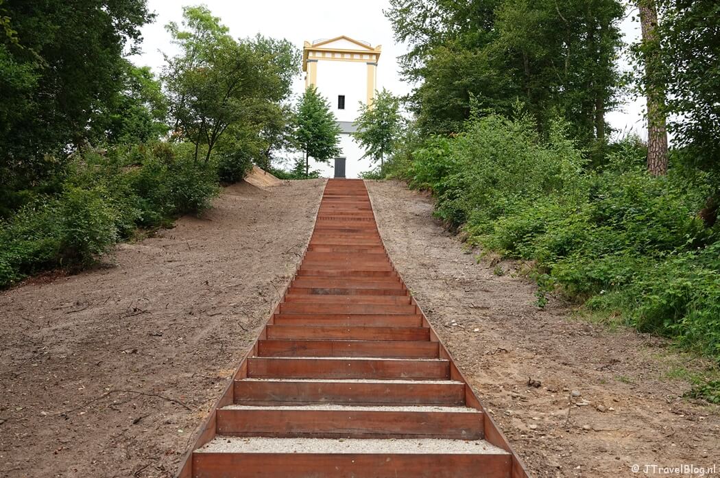 Graftombe van Nellesteyn tijdens mijn wandeling van de 8e etappe van de oudste wandelroute van Nederland van Doorn naar Leersum