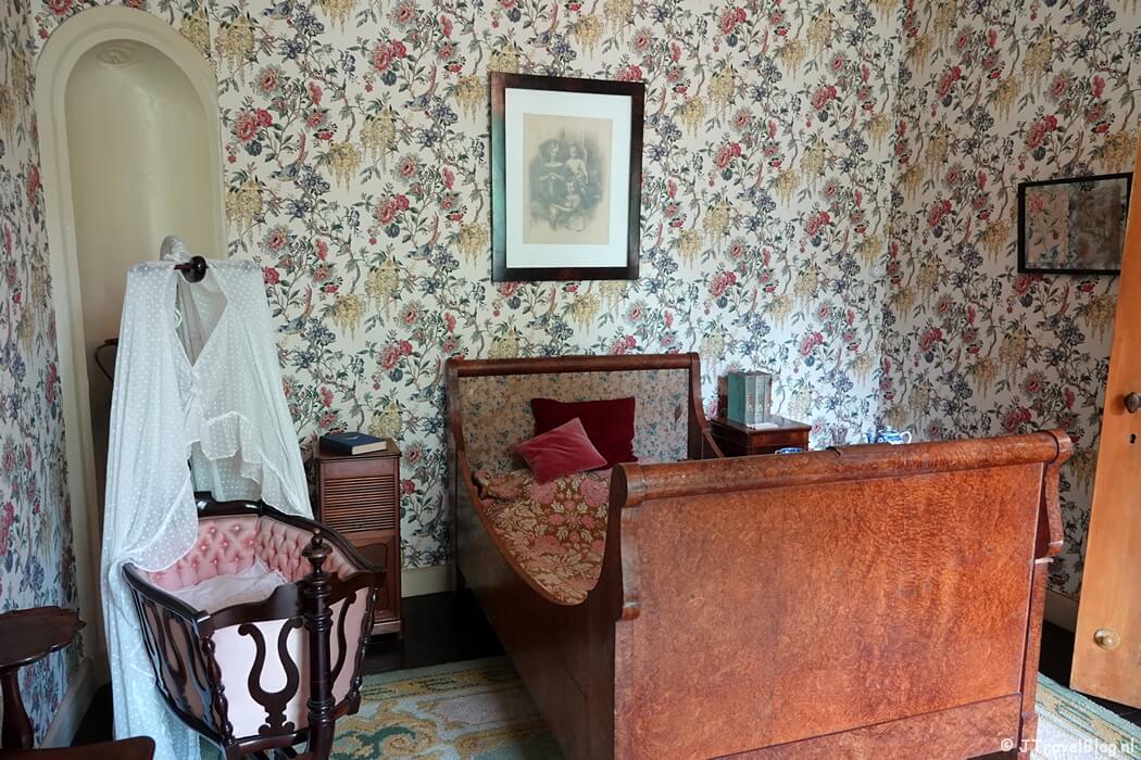 De slaapkamer van de moeder van de graaf in Kasteel Keukenhof in Lisse