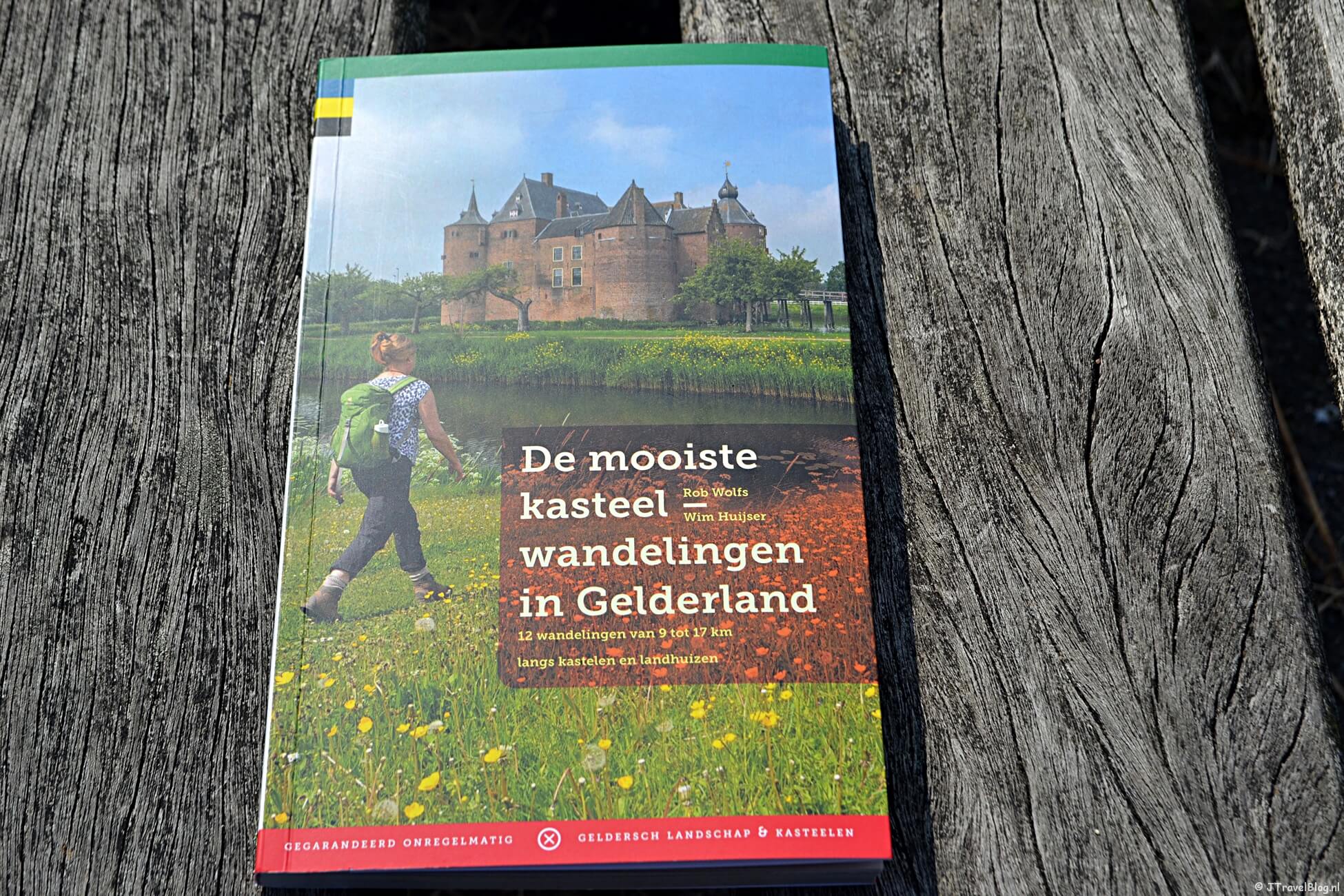 Wandelgids 'De mooiste kasteelwandelingen in Gelderland'