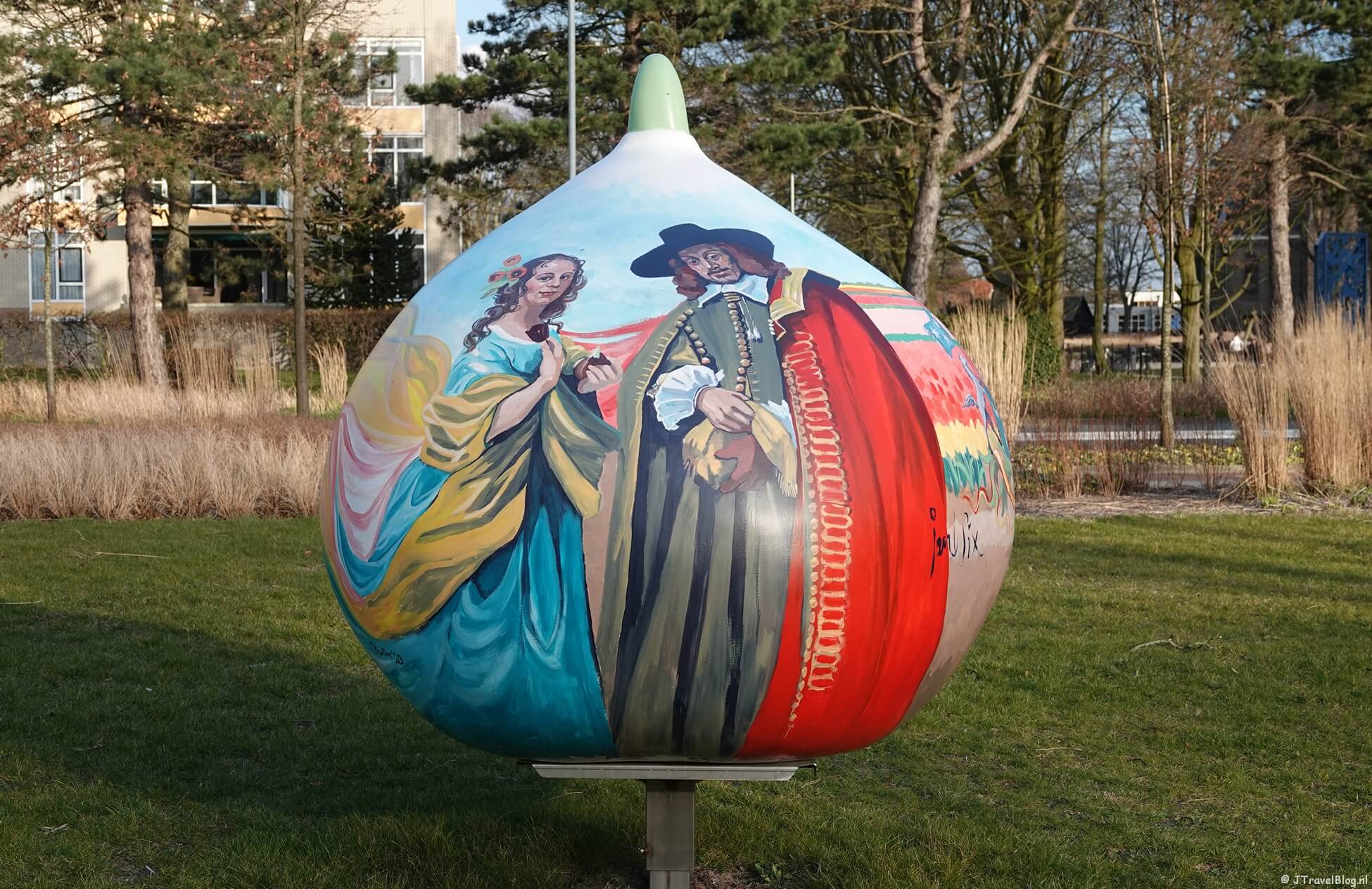 Fietsroute langs 11 reuzenbollen in de Bollenstreek