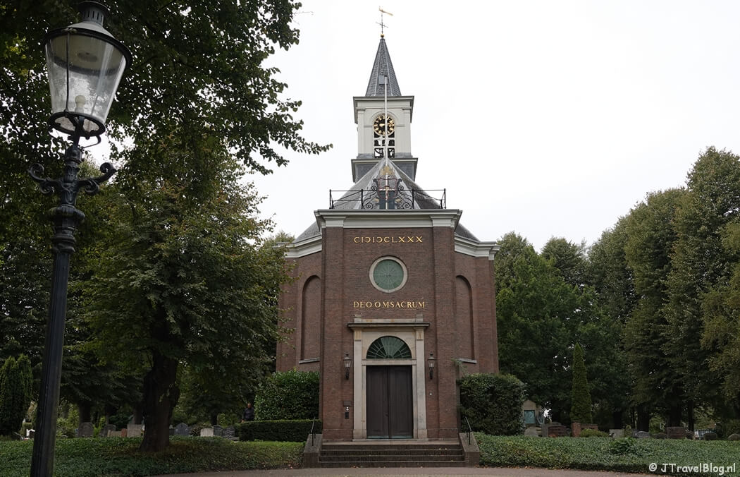 Kerk in Bennebroek tijdens de Trambaanroute in Bennebroek
