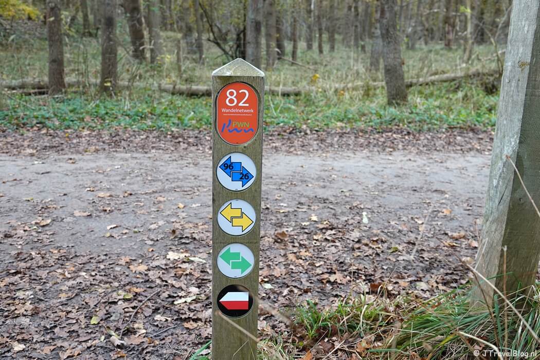 Routepaaltje tijdens mijn rondje Konijnenberg in Nationaal Park Zuid-Kennemerland