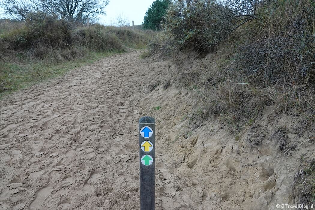 Routepijlen tijdens mijn rondje Konijnenberg in Nationaal Park Zuid-Kennemerland