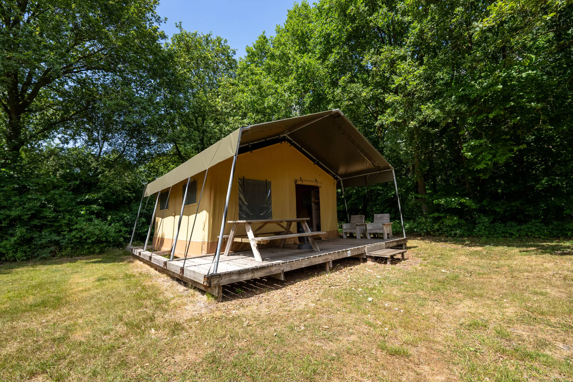 Overnachten in een tipitent of op een glamping : een safaritent in Borger โ Drenthe