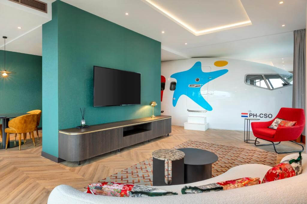 Overnachten in een vliegtuig in Nederland : Cockpit in Amsterdam - Noord-Holland