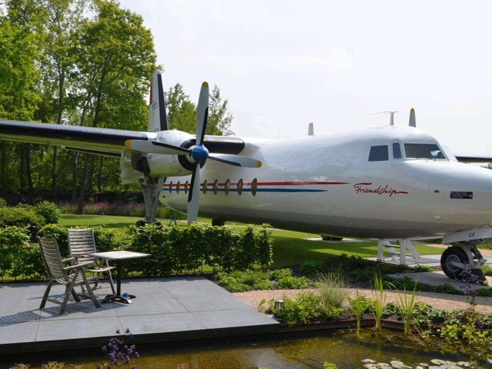 Overnachten in een vliegtuig in Nederland : FokkerF27 in Hoogerheide - Noord-Brabant