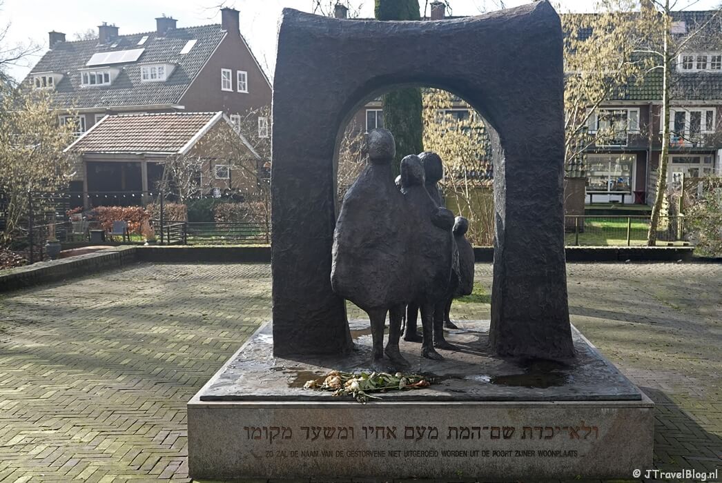 Joods Monument in Wageningen tijdens etappe 1 van het Pad van de Vrijheid van Wageningen naar Rhenen