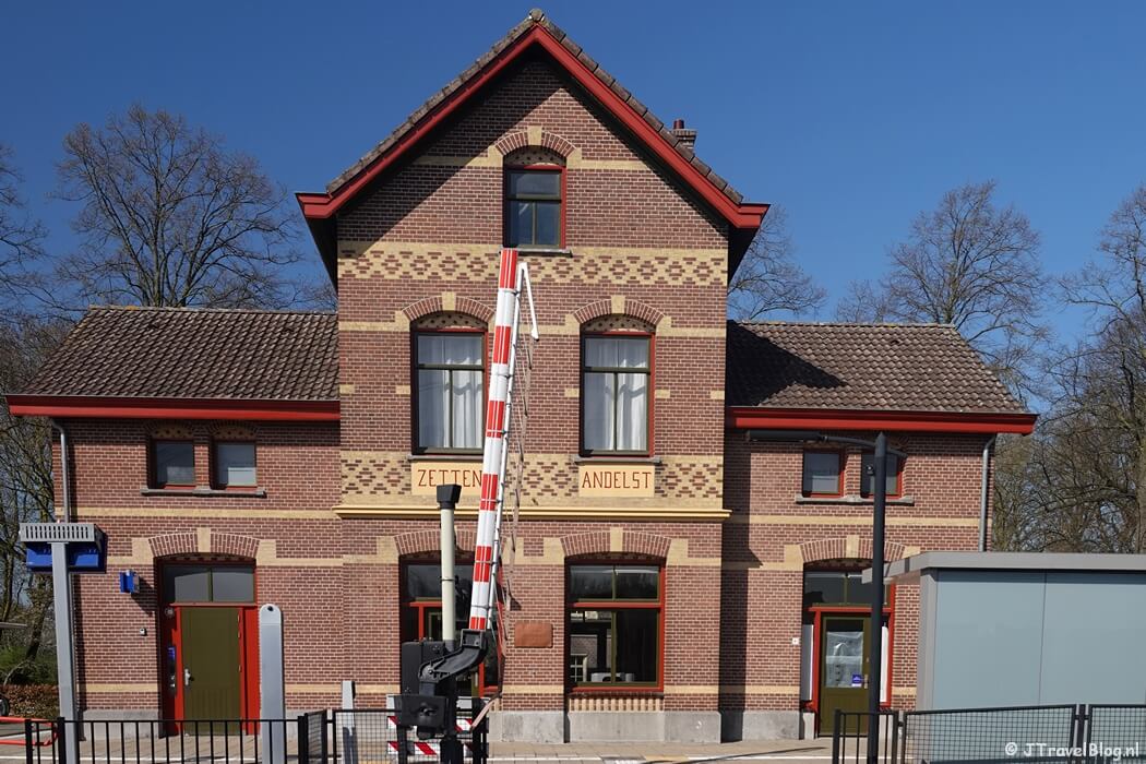 Station van Zetten-Andelst tijdens etappe 3 van het Pad van de Vrijheid van Opheusden naar Herveld