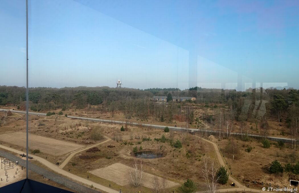 Uitzicht vanaf de uitkijktoren in het Nationaal Militair Museum in Soesterberg