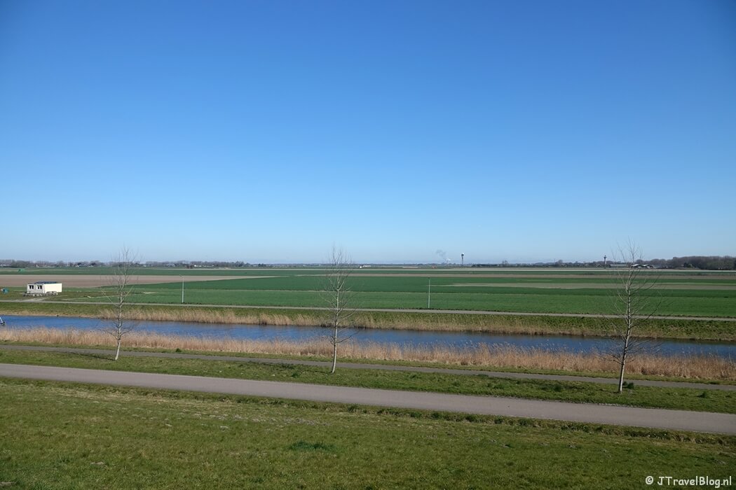 Vanaf de dijk tijdens de Geniedijkroute in Hoofddorp