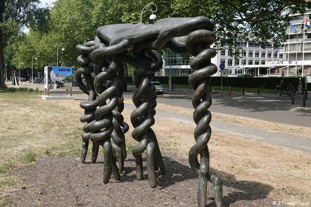 Kunstwerk van Louise Schouwenberg (nr. 21) tijdens ARTZUID 2025 in Amsterdam