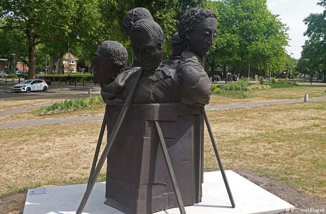 Kunstwerk van Paloma Varga Weisz (nr. 15) tijdens ARTZUID 2025 in Amsterdam