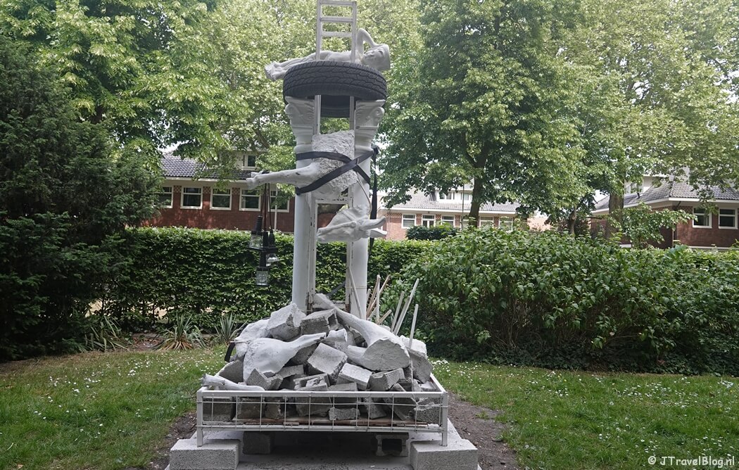 Kunstwerk van Tirzo Martha (nr. 38) tijdens ARTZUID 2025 in Amsterdam