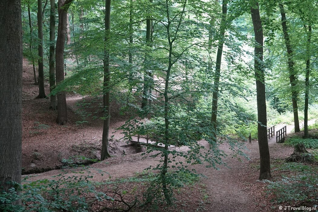 Bruggetjes op Landgoed Warnsborn tijdens etappe 7 van het Pad van de Vrijheid rond Oosterbeek