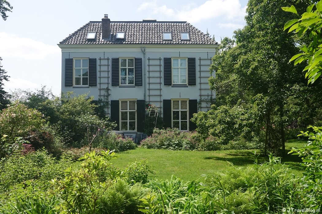 De pastorie in Oosterbeek tijdens etappe 6 van het Pad van de Vrijheid van Driel naar Oosterbeek