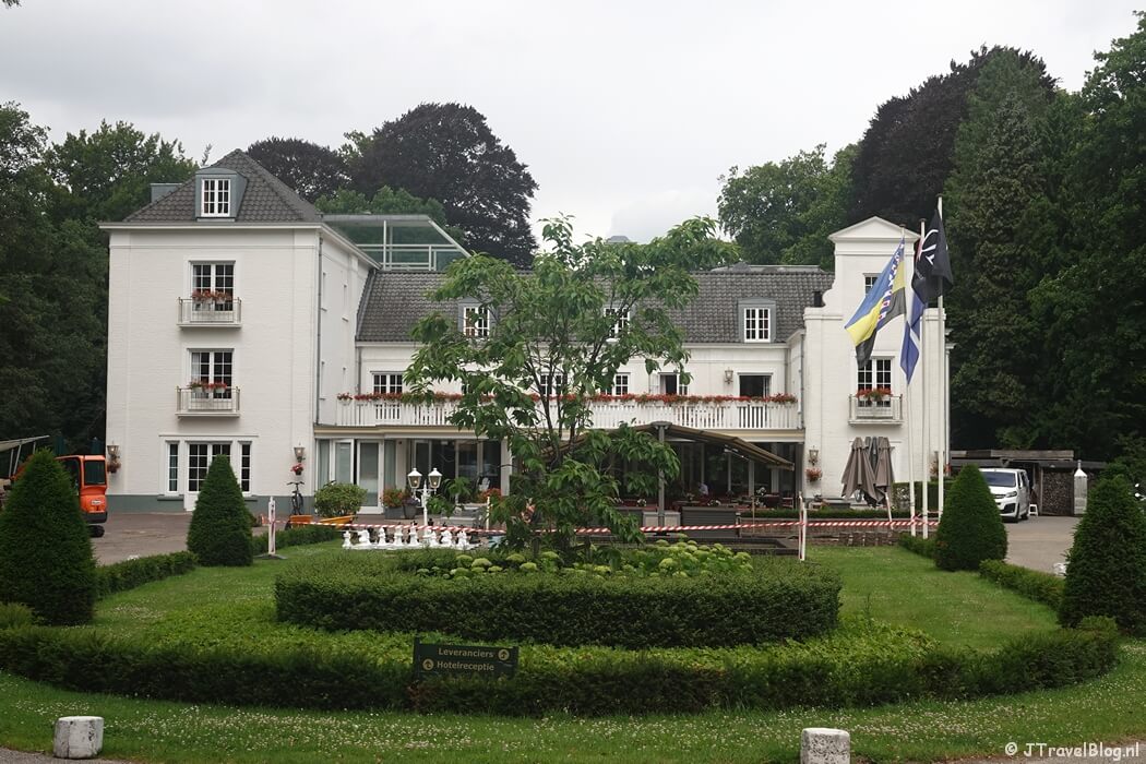 Hotel-Restaurant Groot Warnsborn tijdens etappe 7 van het Pad van de Vrijheid rond Oosterbeek