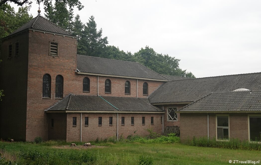 Missiehuis Mill Hill in Oosterbeek tijdens etappe 7 van het Pad van de Vrijheid rond Oosterbeek