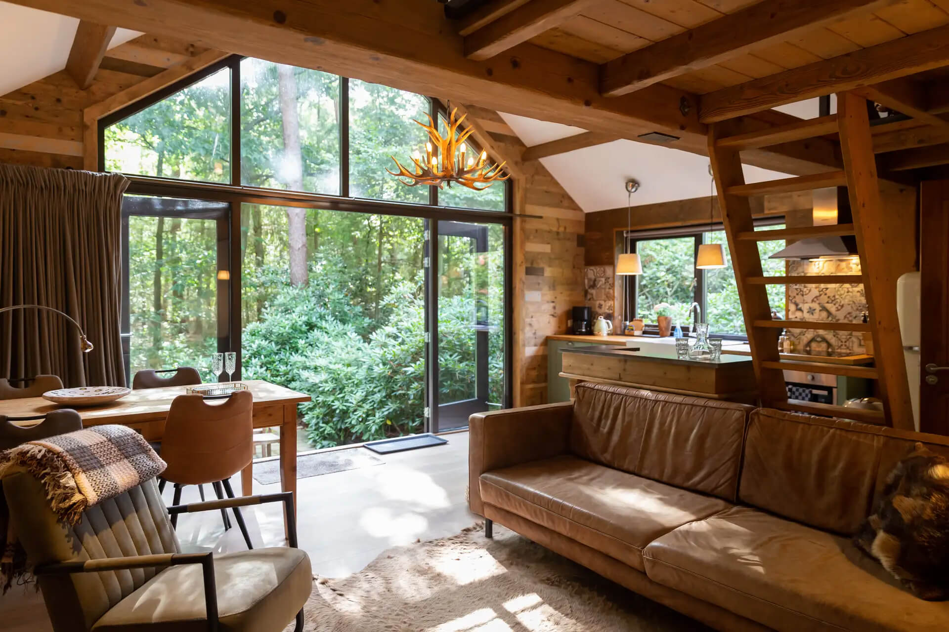 De leukste boshuisjes in Nederland : Boshuis in Vierhouden - Gelderland