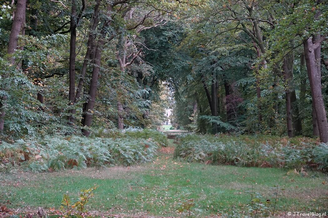 Huis Vogelenzang tijdens de rode wandelroute vanaf ingang Panneland in de Amsterdamse Waterleidingduinen