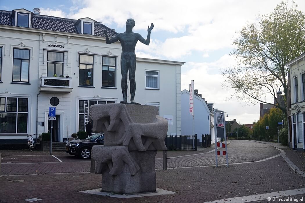 Nationaal Bevrijdingsmonument in Wageningen tijdens etappe 13 van het Pad van de Vrijheid van Rhenen naar Wageningen