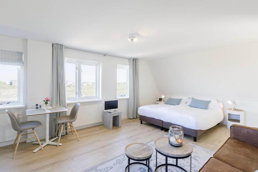 De leukste hotels voor een weekendje aan zee in Nederland : Villa Parnassia in Bergen aan Zee - Noord-Holland