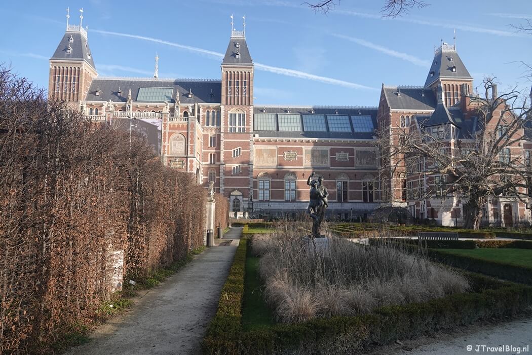 De tuin van het Rijksmuseum in Amsterdam tijdens de Podwalk Het Verhaal van Nederland – Amsterdam : Weldoeners en weelde in de Pijp