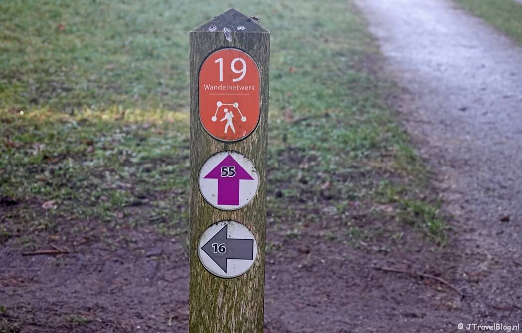 Routepaaltje 19 tijdens de Hartekamproute in Heemstede