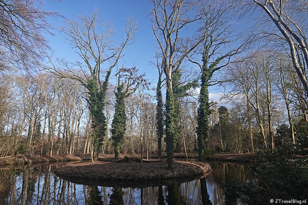 De Zochervijver op Buitenplaats De Overplaats tijdens de Hartekamproute in Heemstede