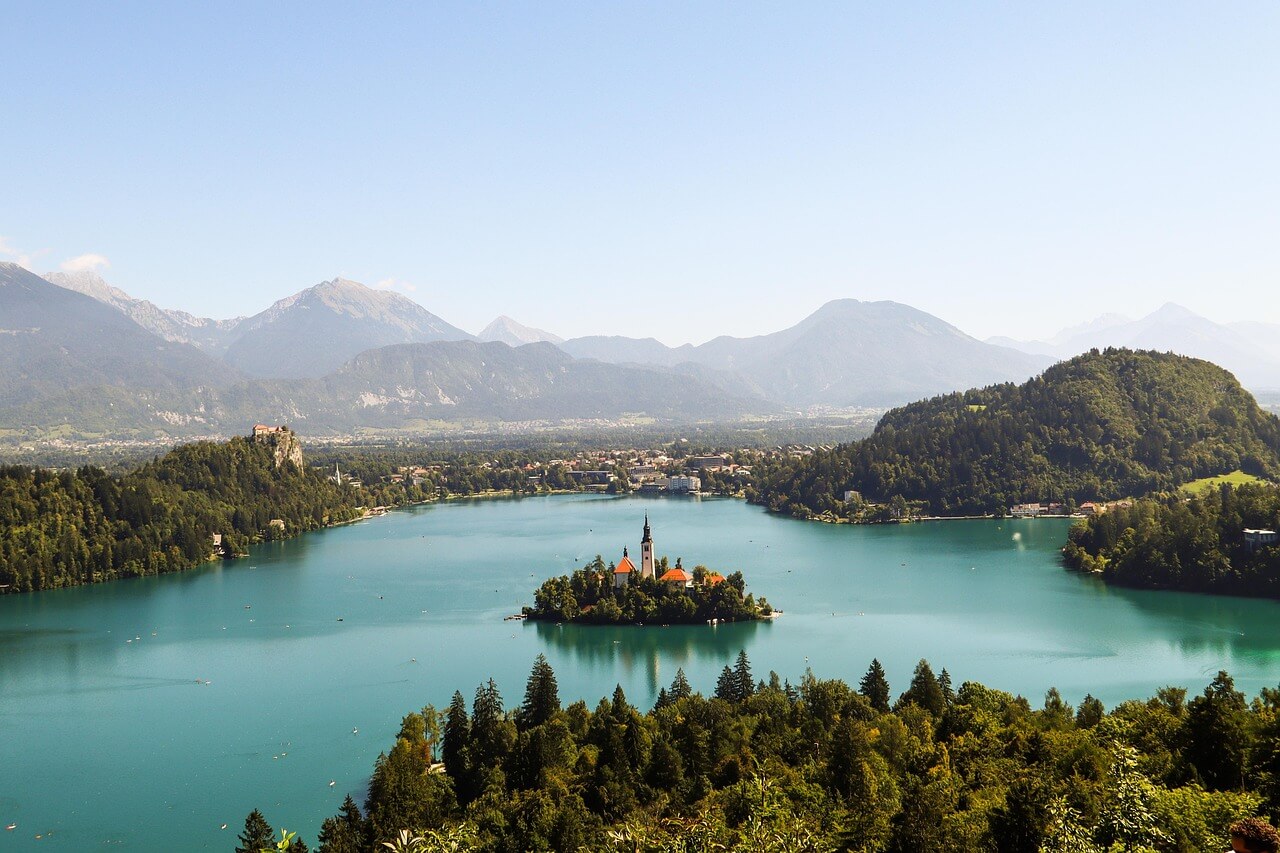 Slovenië, een bestemming voor een zonvakantie in juni