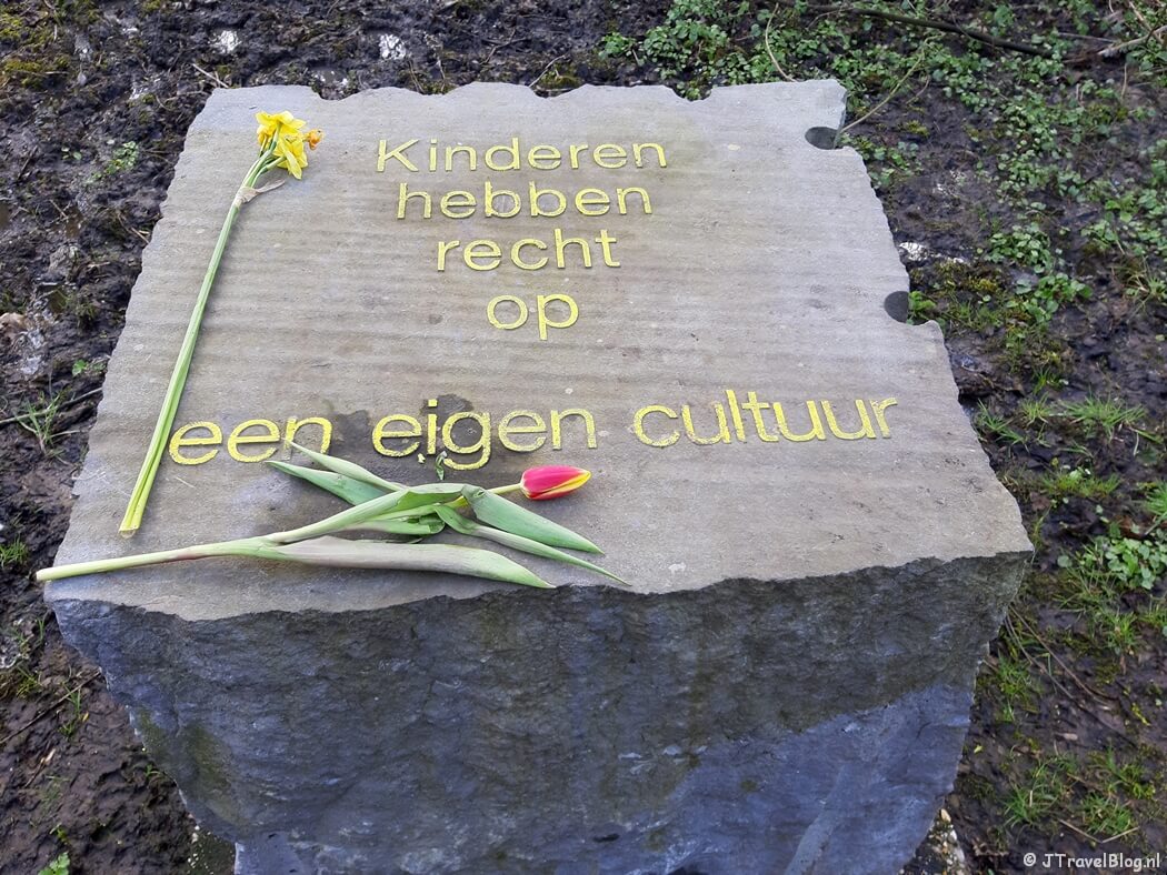 Kinderrechtenpad tijdens mijn wandeling in Groningen : Kardingepad, Noorddijk, Kardinge en Le Roy-gebied Lewenborg