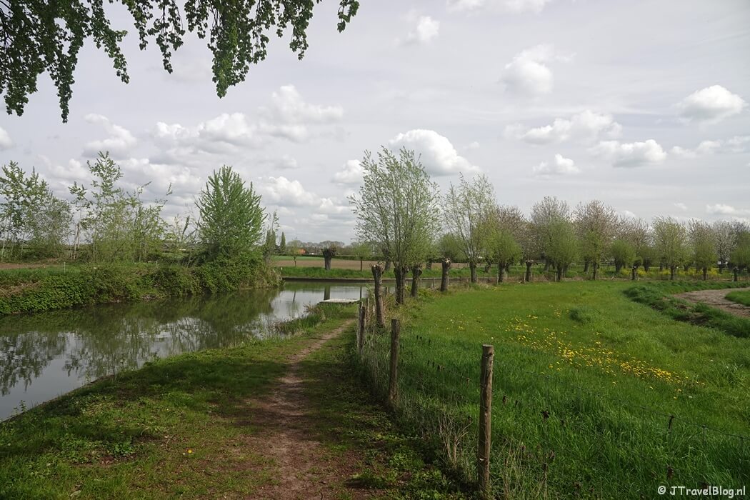 De Oude Kromme Rijn tijdens etappe 2 van het Utrechtpad van Odijk naar Cothen