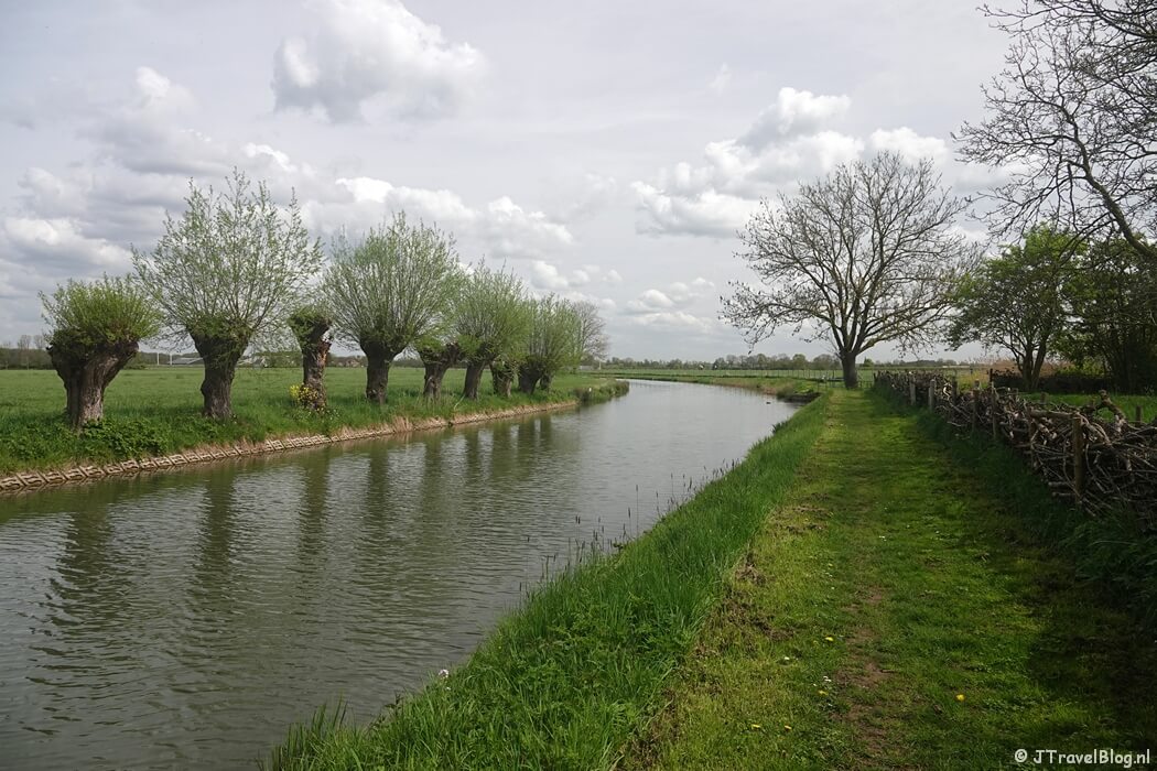 De Oude Kromme Rijn tijdens etappe 2 van het Utrechtpad van Odijk naar Cothen