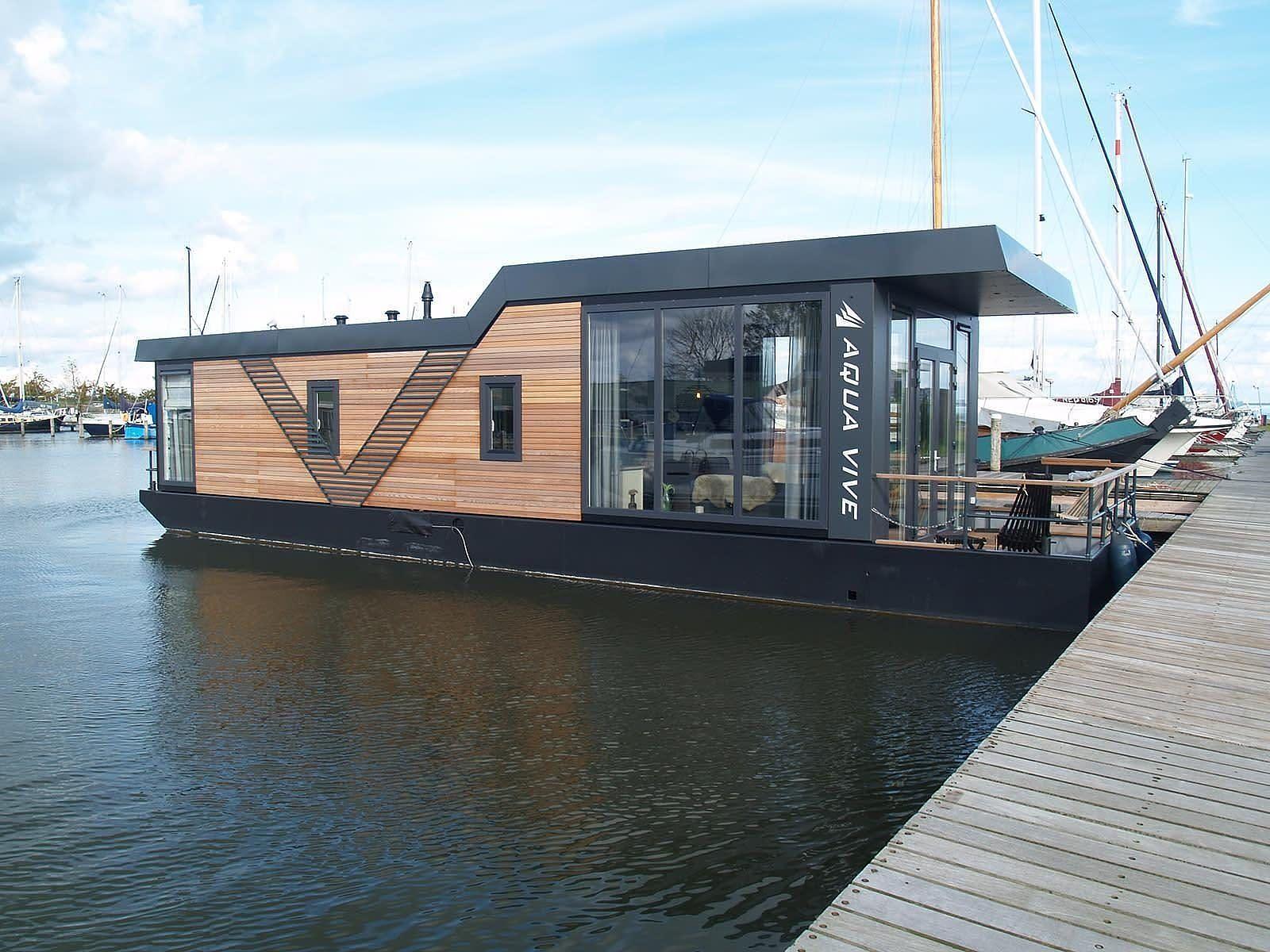 Overnachten op een woonboot : Waterlodge in Biddinghuizen