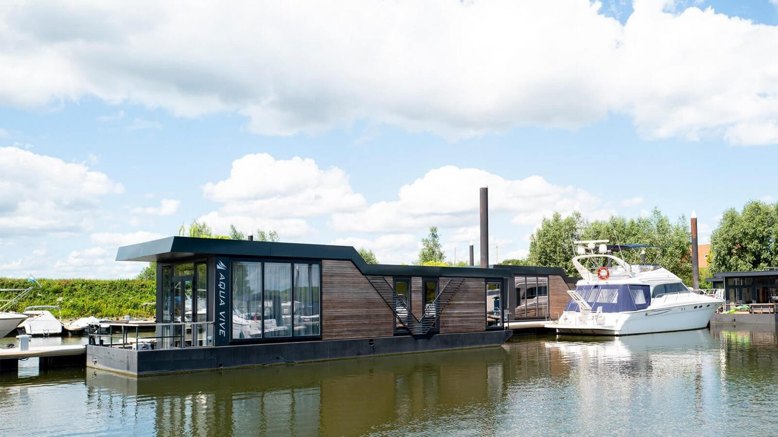 Overnachten op een woonboot : Waterlodge in Olburgen
