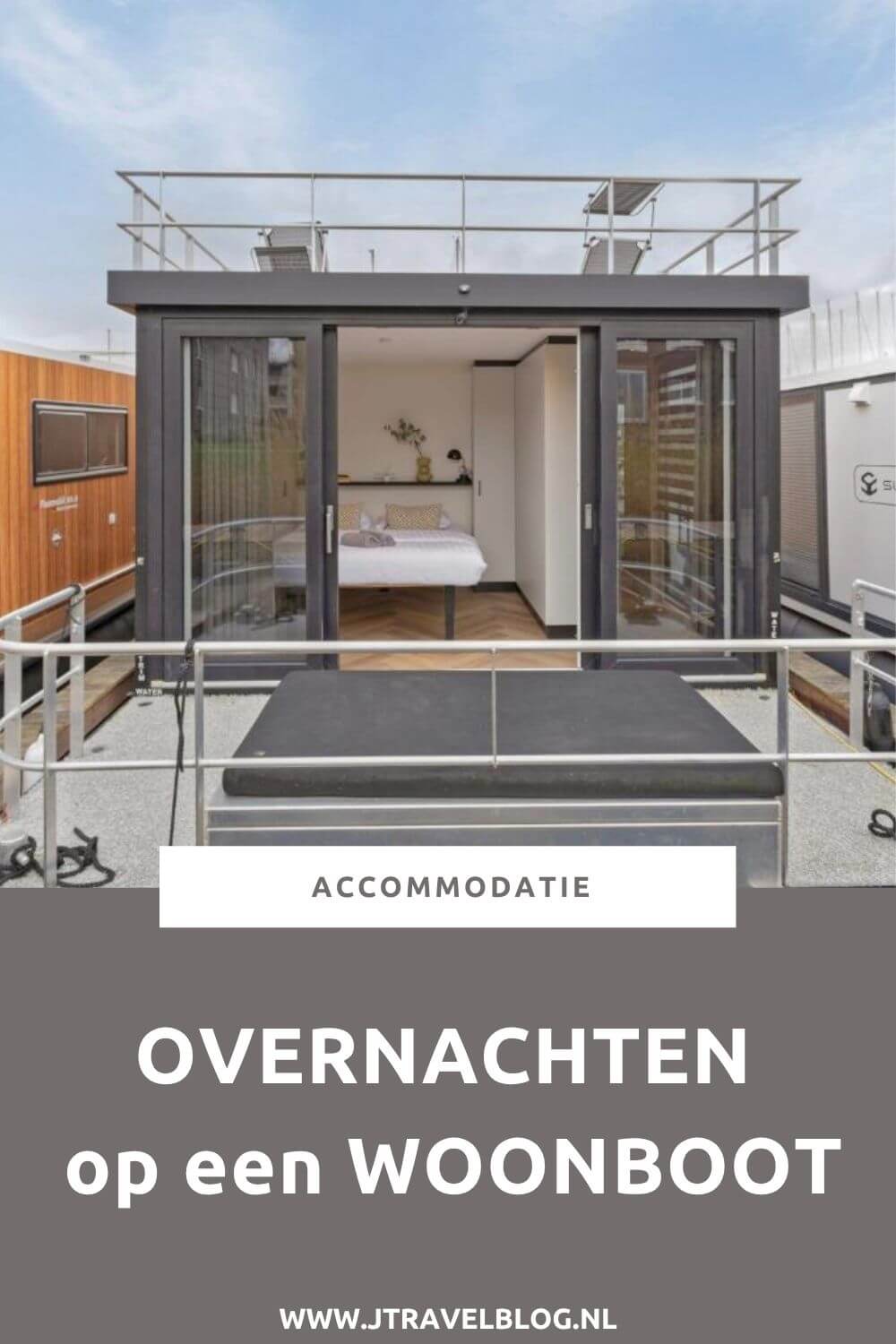 Ervaar het ultieme vakantiegevoel, overnacht op een woonboot. In deze blog vind je vele bijzondere boten en schepen waar jij kunt overnachten. Bekijk de woonboten in deze blog. #accommodatie #overnachtenopeenwoonboot #jtravelblog #jtravel