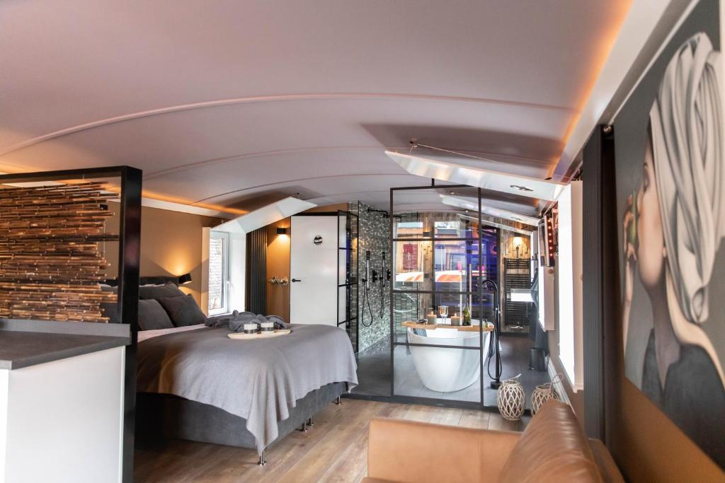 Overnachten op een woonboot : Wellnessboat in Groningen