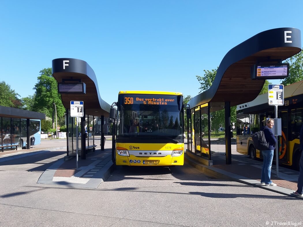 Busstation Driebergen-Zeist tijdens etappe 4 van het Utrechtpad van Leersum naar Amerongen