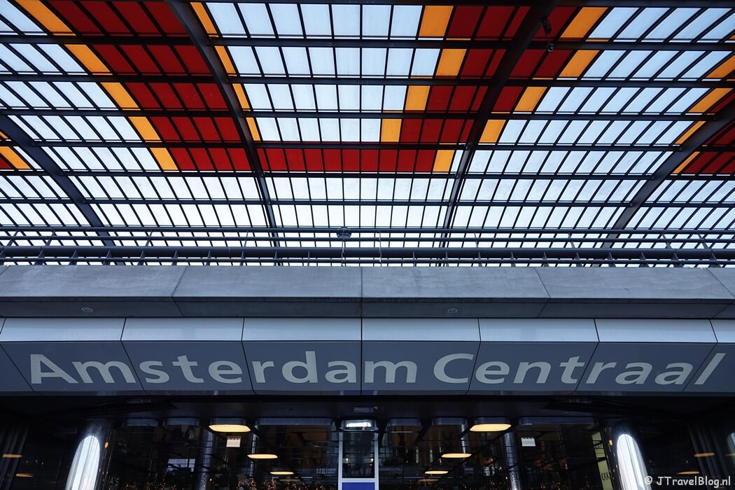 Amsterdam Centraal Station tijdens mijn onderwijshistorische wandeling in Amsterdam