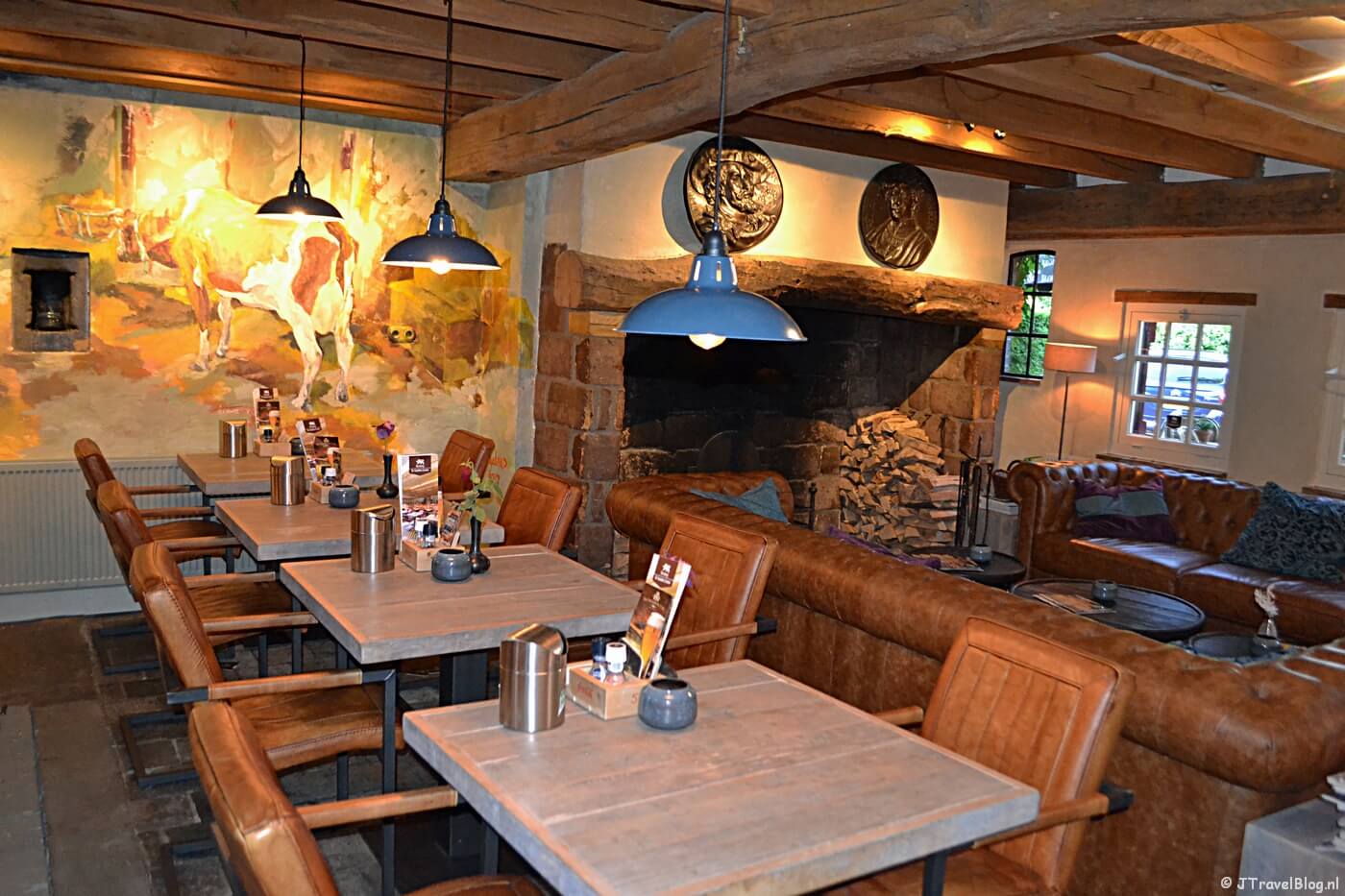 Het restaurant van Herberg de Gouden Leeuw in Bronkhorst