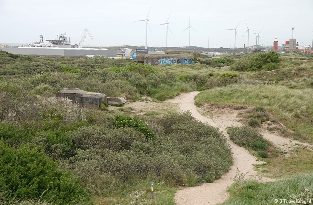 Bunkerpad tijdens mijn wandeling in havenstad IJmuiden