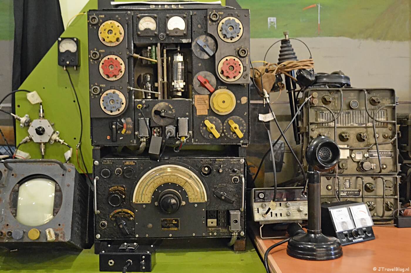 De radiokamer in het CRASH Luchtoorlog- & Verzetsmuseum ’40-’45 in Aalsmeerderbrug