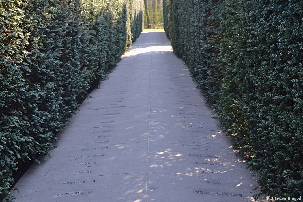 Het Dachaumonument in het Amsterdamse Bos tijdens mijn wandeling langs het groene deel van de Amsterdamse Zuidas